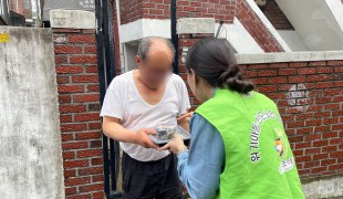 찾아가는 따뜻한 식사, 어르…